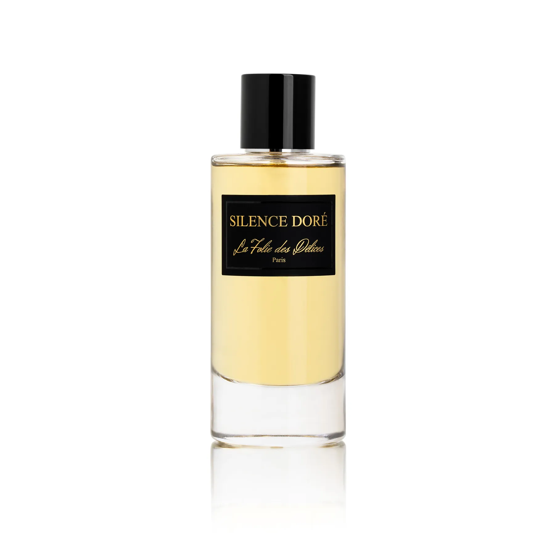Packshot d’un flacon de parfum sur fond blanc